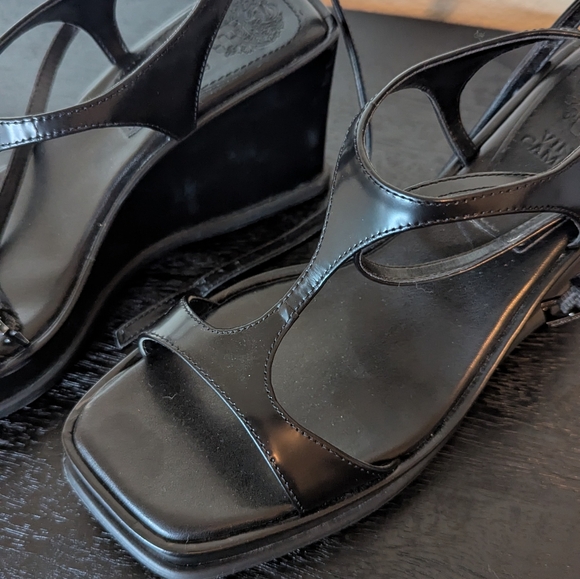Vince Camuto Fetemee Black Leather Strappy Wedge Sandals size 8 - Picture 6 of 7